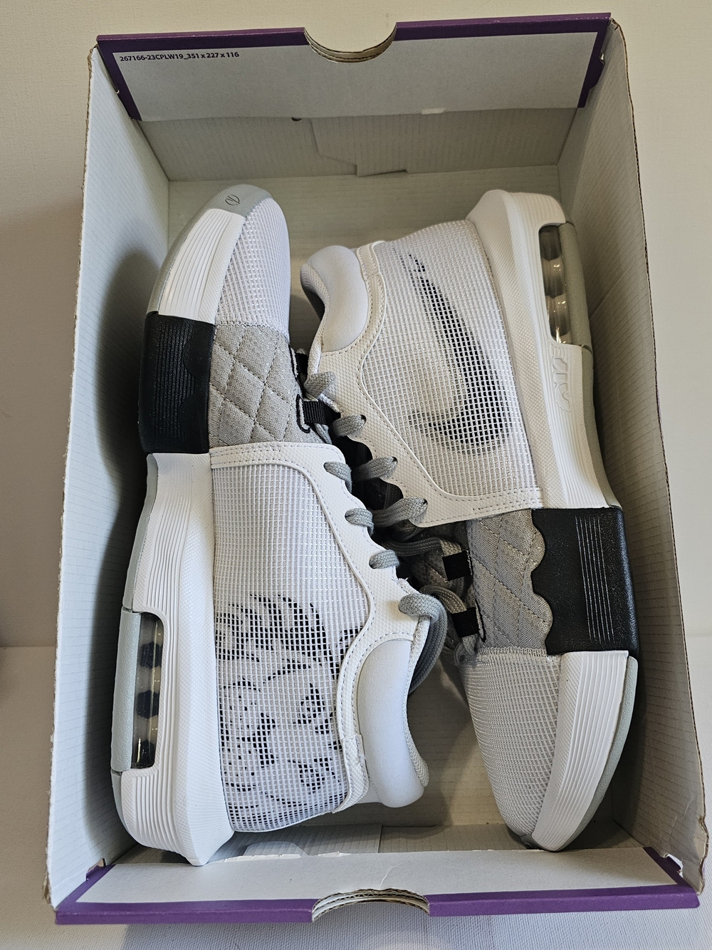 Men's White and Gray Air-Cushioned Sneakers M10
